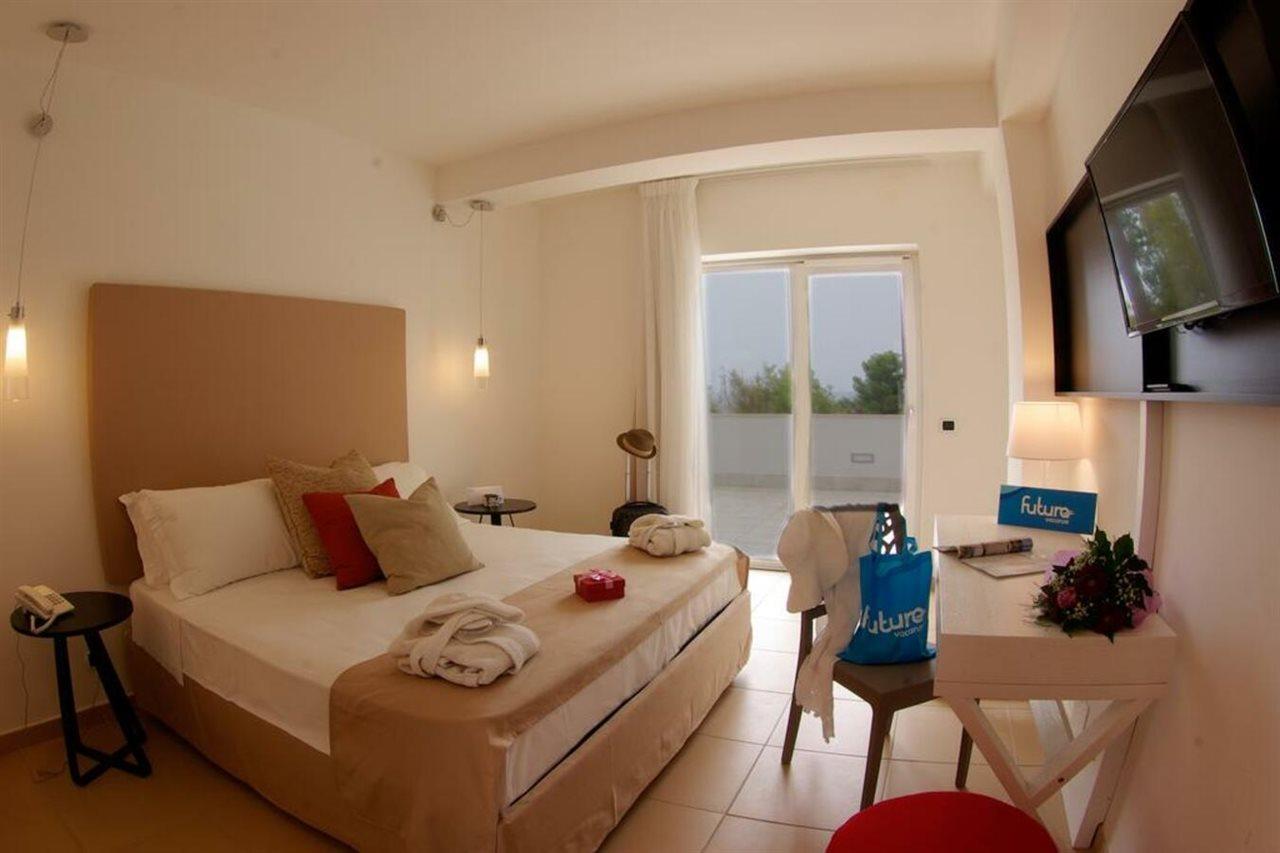 Futura Club Spiagge Bianche Hotel Fontane Bianche Bagian luar foto